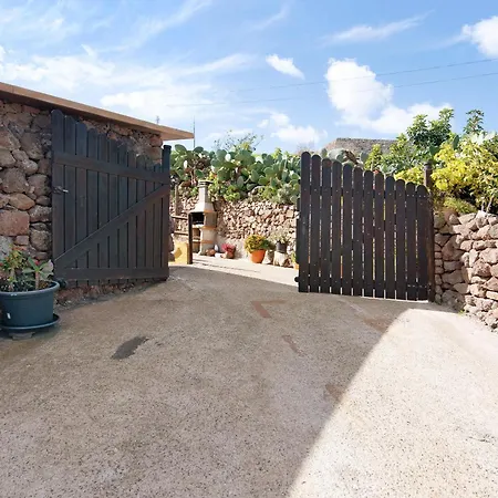 Hogar Vacacional Talumaya * Santa Maria de Guia de Gran Canaria